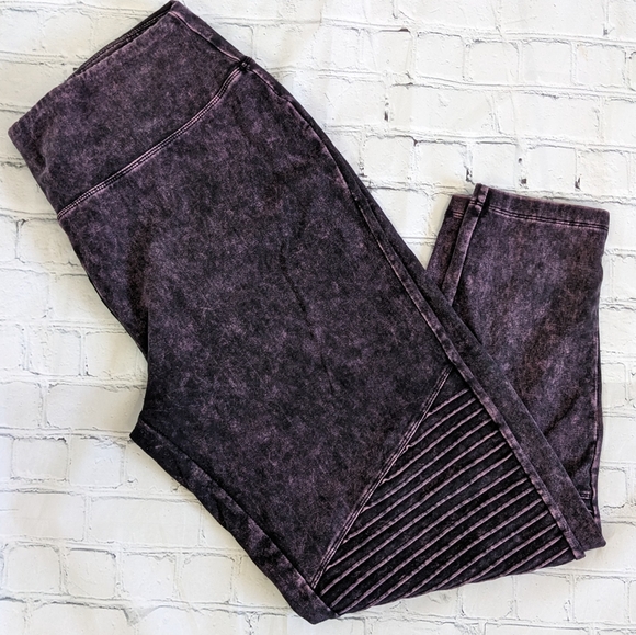 ZENANA Moto Mineral Acid Wash Cotton Spandex Leggings - Picture 1 of 10